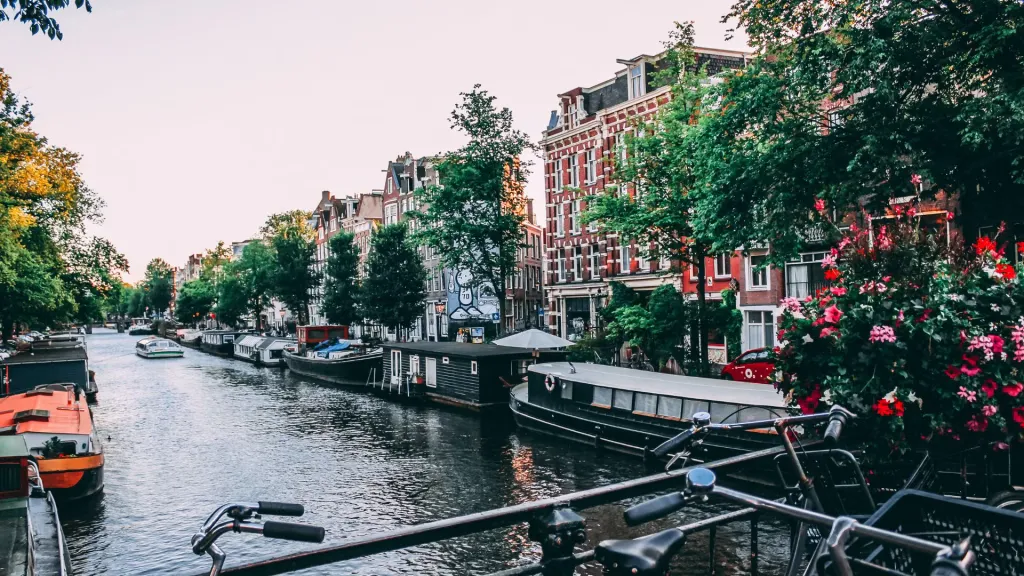 Amsterdam Food Tours Both Kids and Adults Will Love