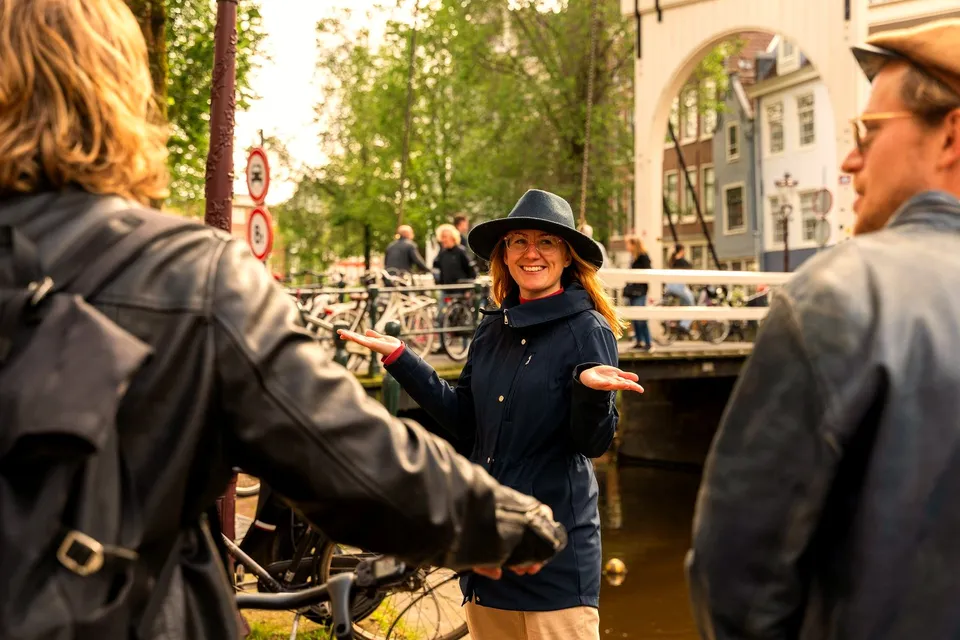 The 10 Tastes of Amsterdam food tour in one minute