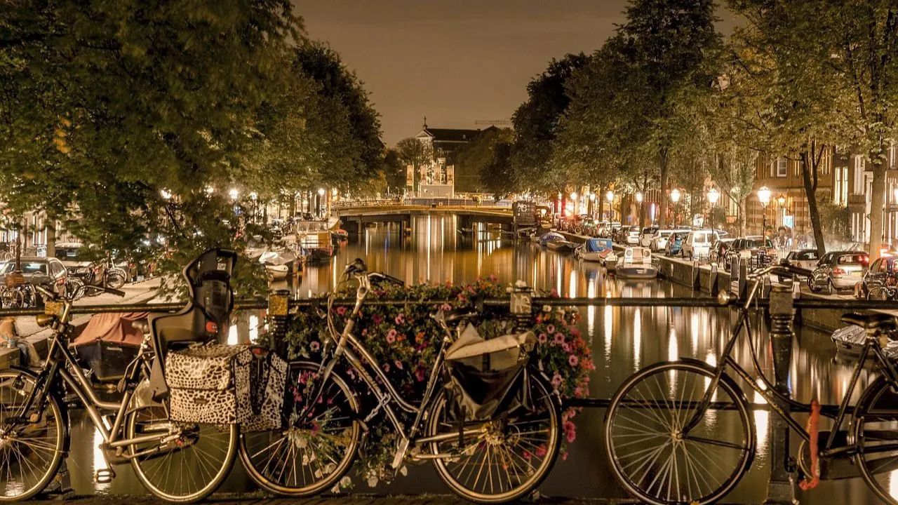Best tour to take in amsterdam