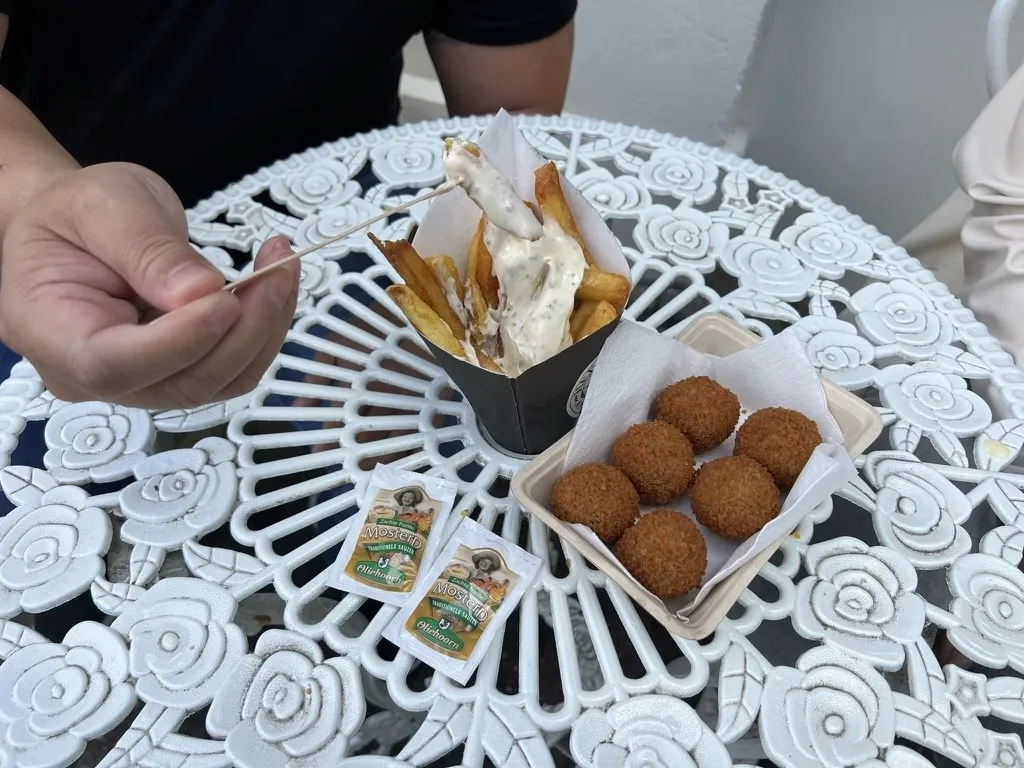Is amsterdam expensive to eat and drink